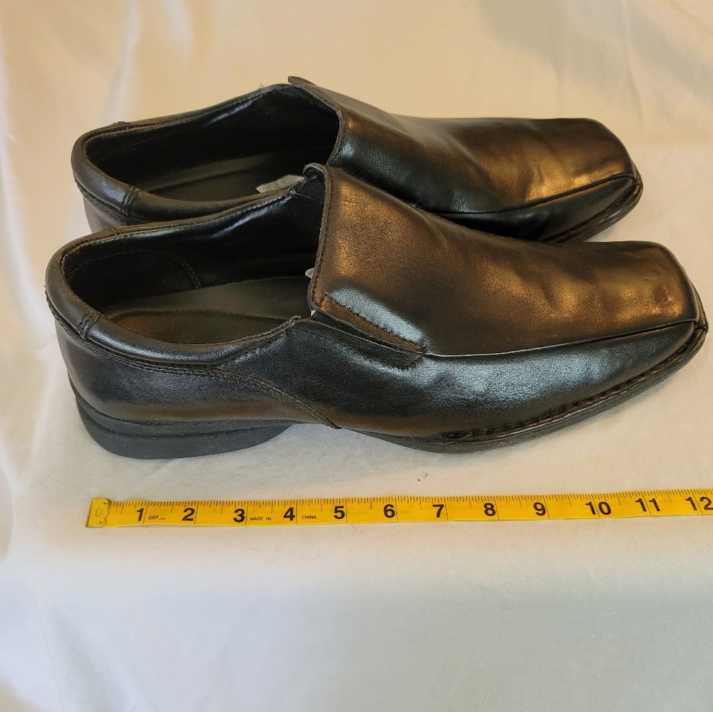 Kenneth Cole Reaction Black Leather Loafers